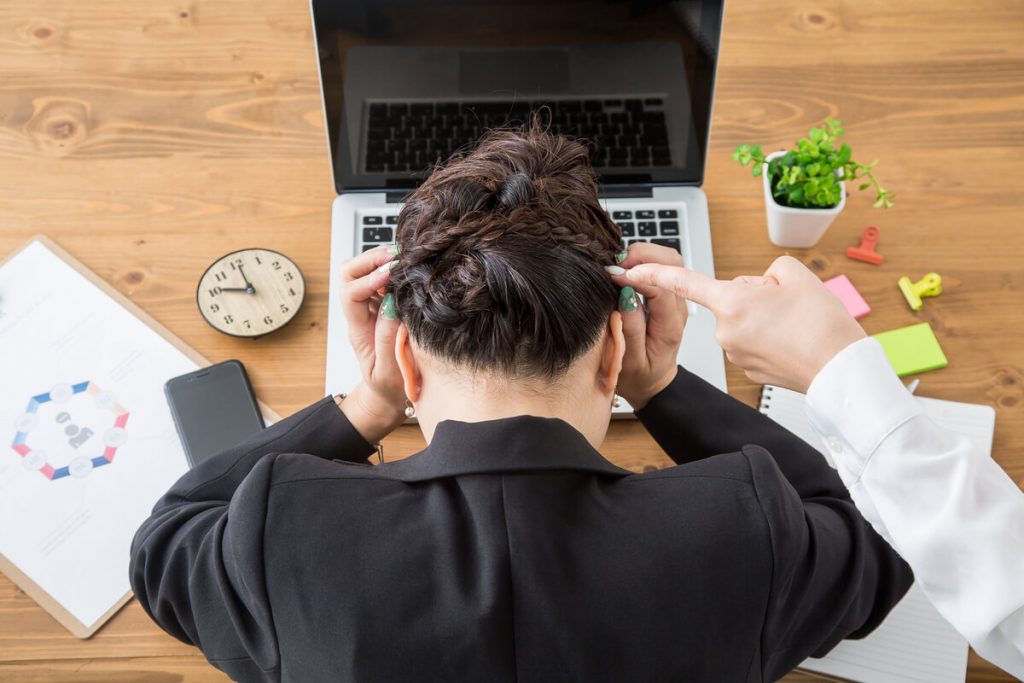 今の仕事・会社を辞めたい、合わないと思ったら？退職を決断する基準や対処法